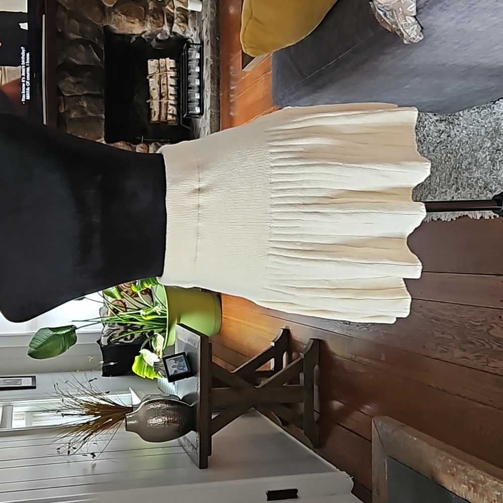 Cream knit skirt